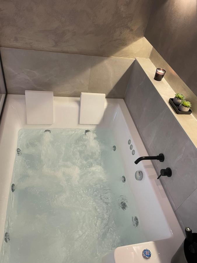 Jacuzzi Suite Ladadika Szaloniki Kültér fotó